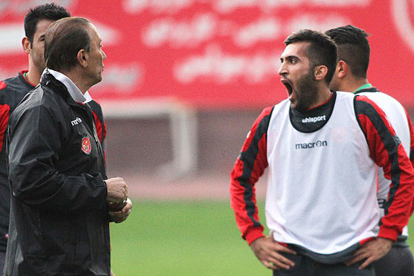 ببینید | ماجرای خمیازه معروف پیام صادقیان سر تمرین پرسپولیس