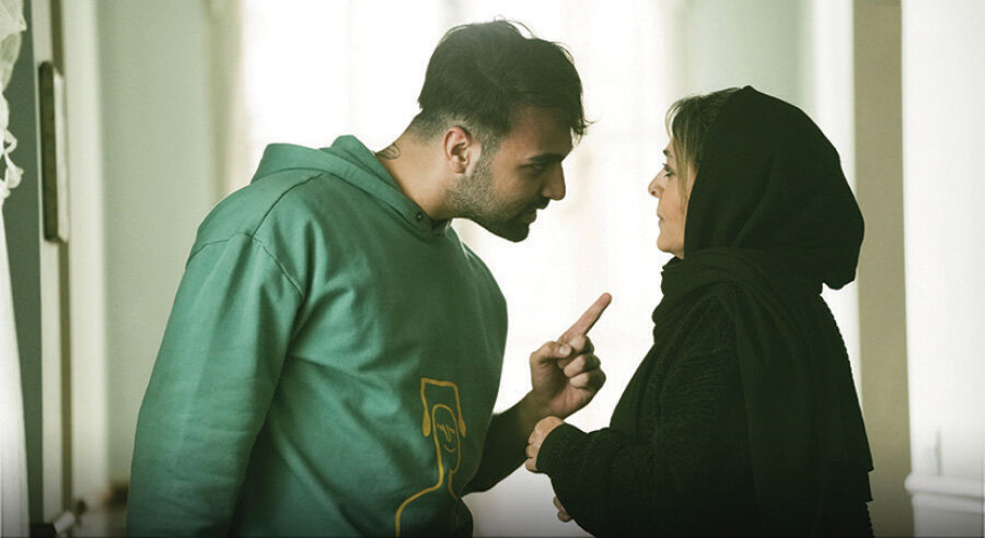 در این دو سریال نمایش‌خانگی، حرمت پدرومادر را از بین برده اید